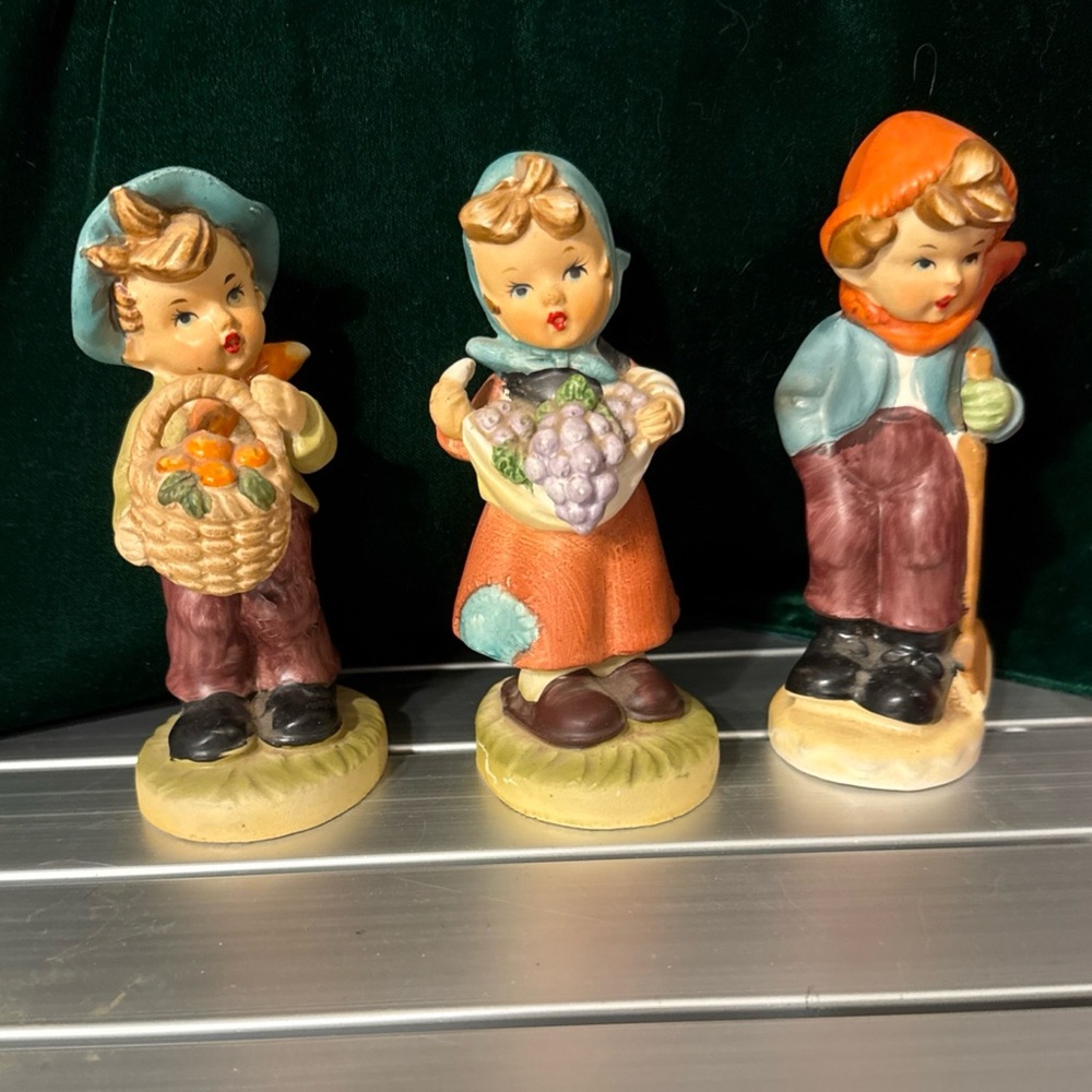 Vintage-Japan Ceramic Figurine Set of 3 — between z6”/7”